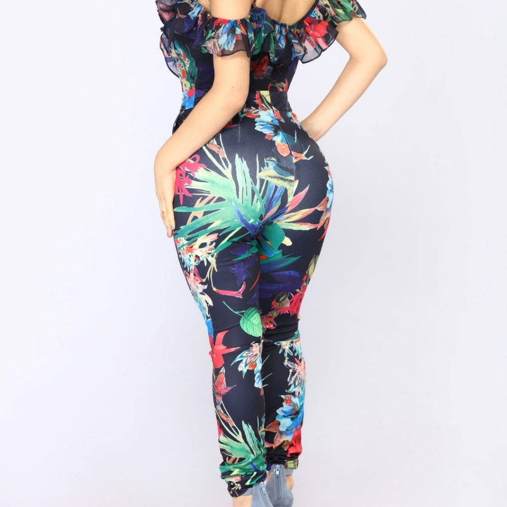 Fashion nova jumpsuit